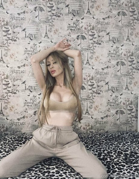 evavixenfree 完璧なスター 写真