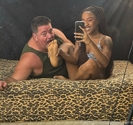 imenacarlisle ヌードのポルノスター アーカイブ