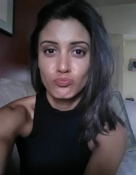 Kate De Paz 独占モデル ギャラリー