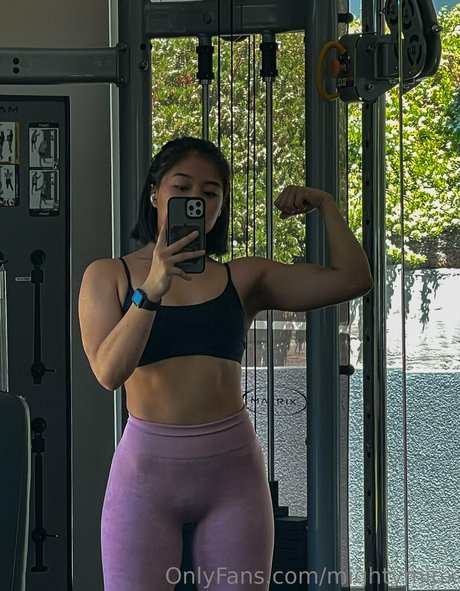 lushminx かわいいモデル 写真