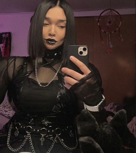 nicole brutality 美しいポルノスター 写真