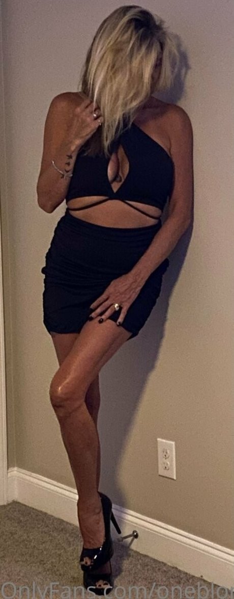 黒人小人OnlyFans ヌード 画像