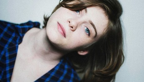 Sophia Lillis トップポルノスター ギャラリー