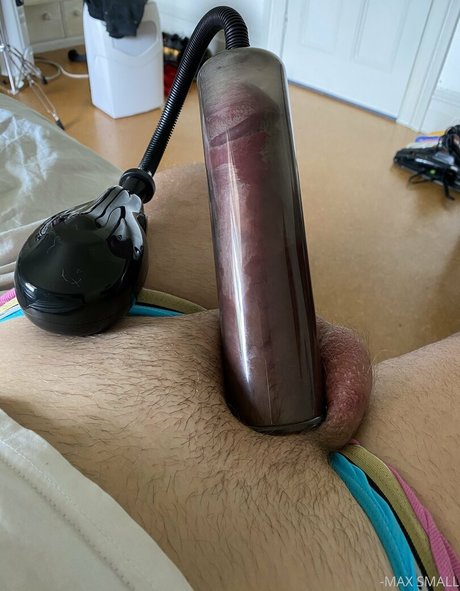 小さいチンポOnlyFans アートxxx 写真