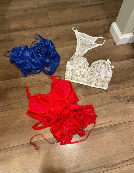 allyofftheeastcoast エロティックなスター 写真