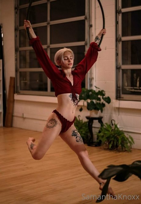 samanthaknoxxx ヌードのポルノスター 画像