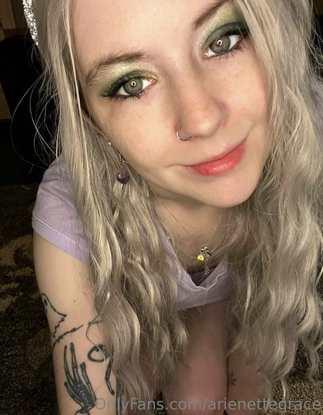 かわいい巨乳OnlyFans 美しいヌード 写真