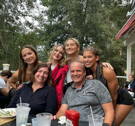 Maddie Gilmore ポルノ女優 画像