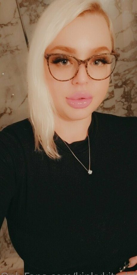 kinkykitadoll 素敵なポルノスター ギャラリー