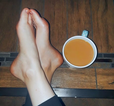 lunastonefreemium 裸のスター 写真