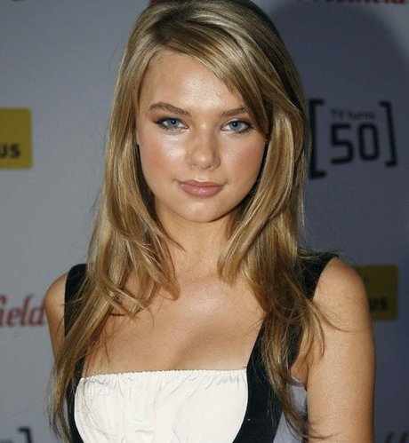 Indiana Evans ポルノスター ホット 画像