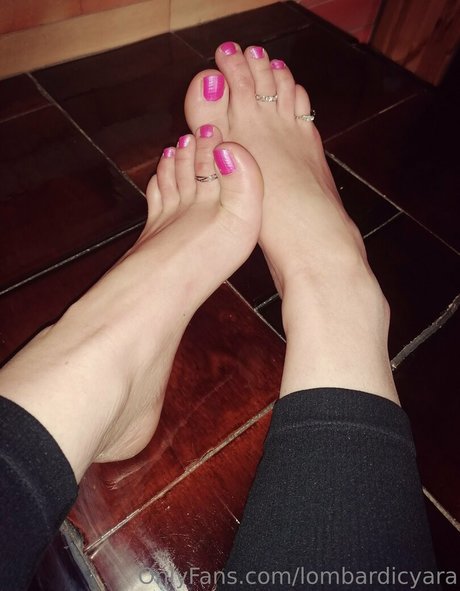 チンコを持つ女たち OnlyFans 裸 画像