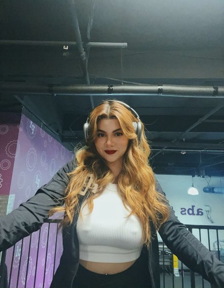 Jessikaaxoxo ヌードモデル 写真