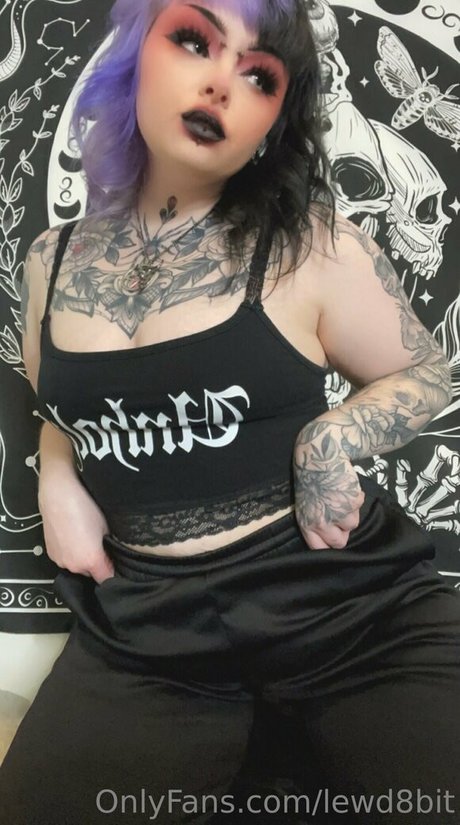 reaghanblackhart top profile image