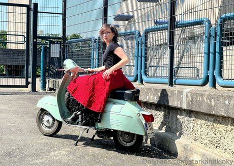 starkandkinky ホットなモデル 画像