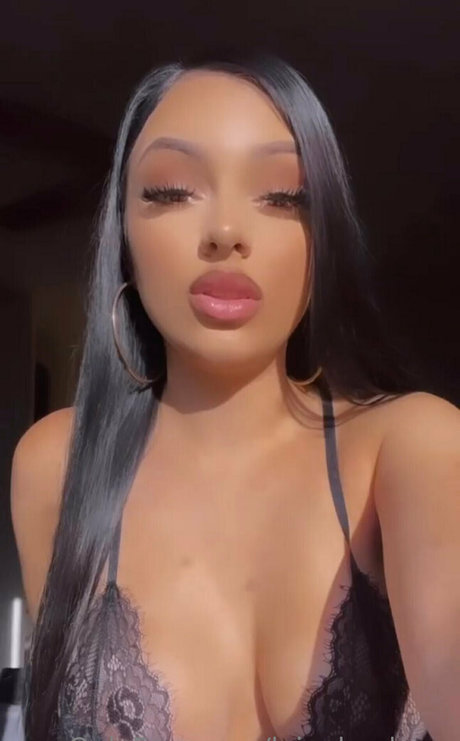 レズビアンセックスOnlyFans 無料セクシー 画像