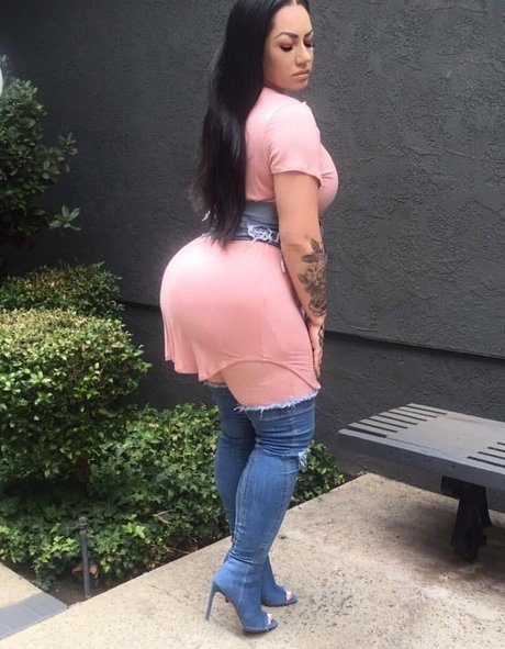 サッカーママOnlyFans 無料ヌード 写真