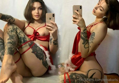 arnakarls アダルト女優 写真