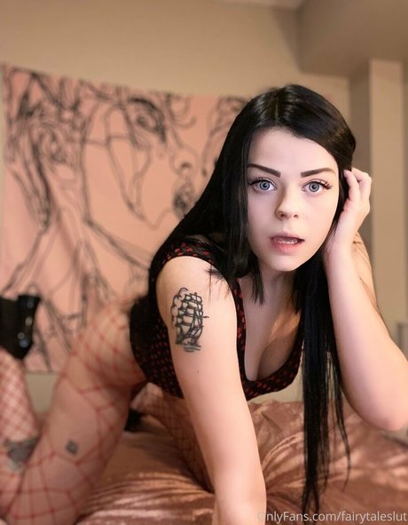 ravebbyjade 美しいポルノスター ギャラリー