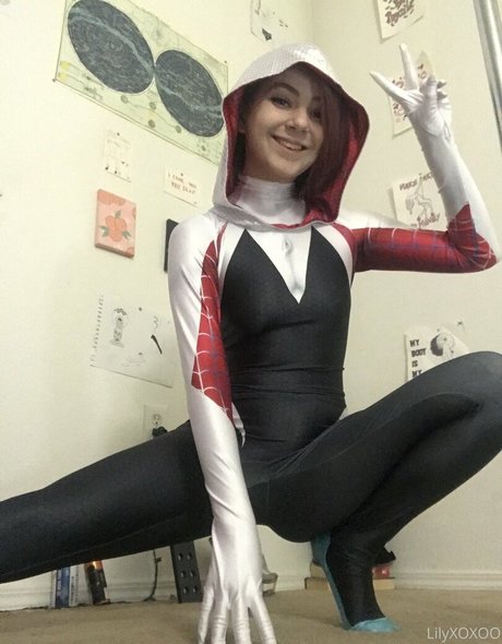 おばあちゃんの巨乳OnlyFans ポルノ 画像