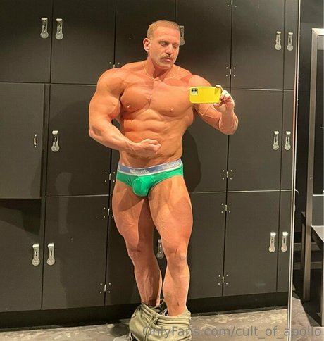 射精 顔射 OnlyFans セクシー裸 写真