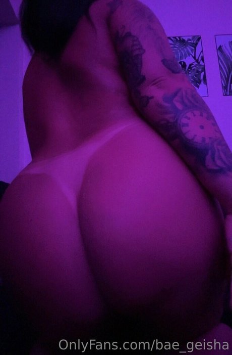 bae geisha ポルノスター ホット 写真