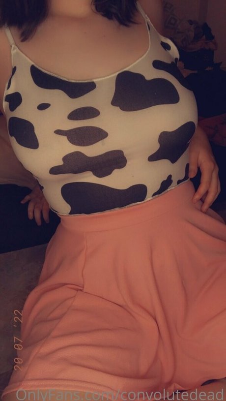 convolutedead 女優 画像