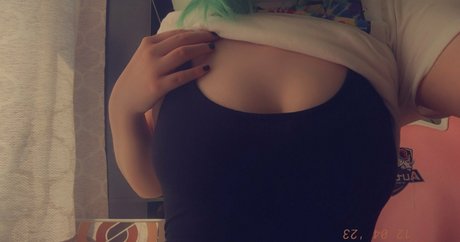 convolutedead 裸の女優 画像