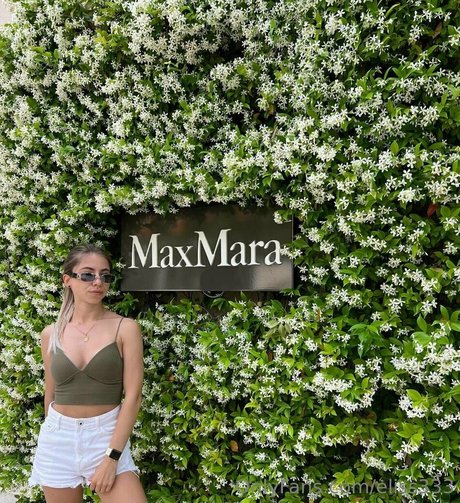 eliss333 ポルノスター 独占 写真