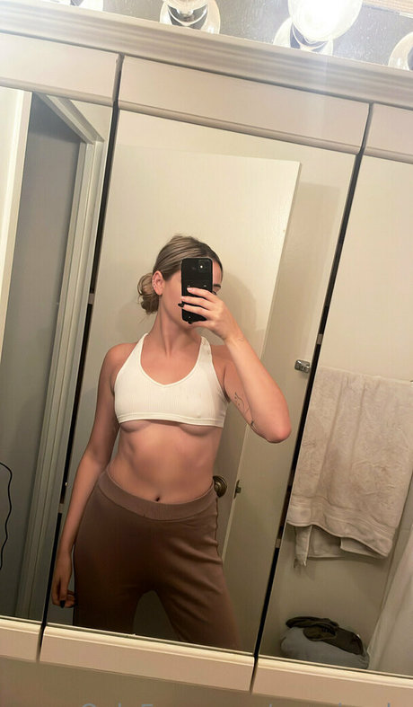 裸のトゥインクOnlyFans アートヌード ギャラリー