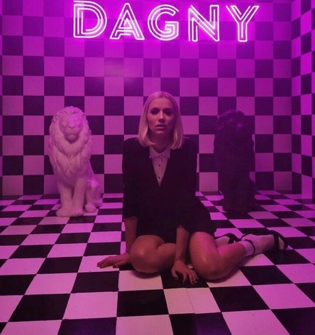 Dagny Norvoll Sandvik xxx女優 写真