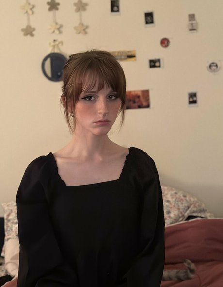 Daychain アダルトスター ギャラリー