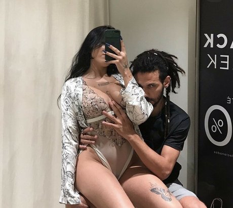 小柄なブロンドの熟女OnlyFans ヌード ギャラリー