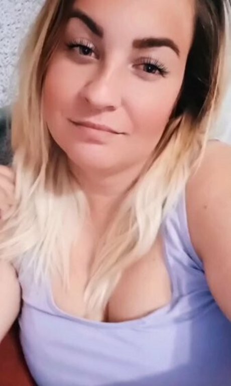 bun with jam ヌードスター 写真