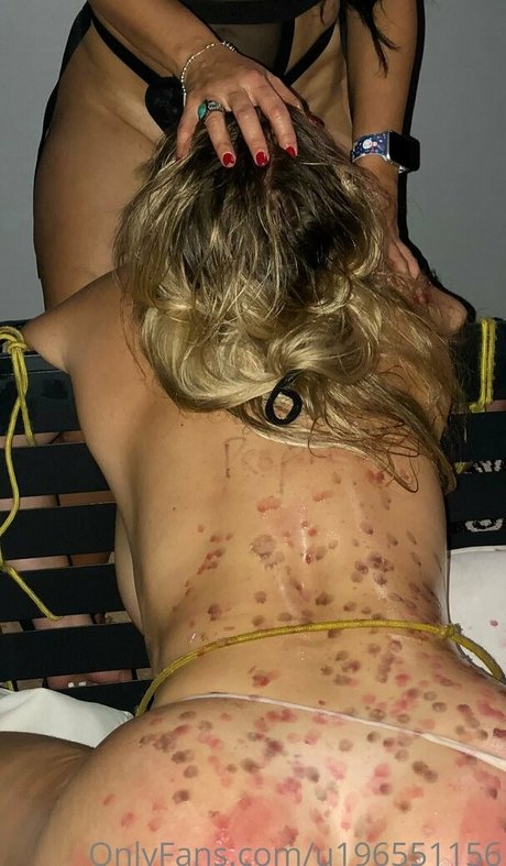 alissiaboobs 美しいモデル 写真