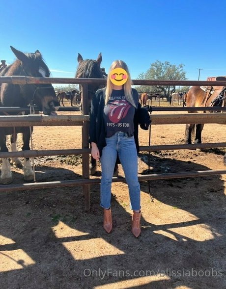 alissiaboobs 裸モデル 写真