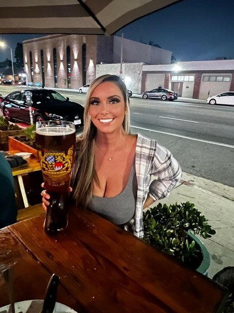 Kaitlyn Horesh ポルノスター ベスト 写真