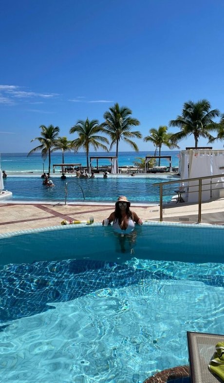 Kaitlyn Horesh xxxモデル アーカイブ