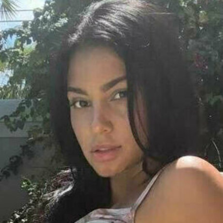 ブロンドヨガOnlyFans ヌード 写真