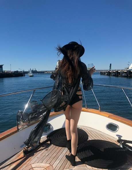 cyberfaee ポルノスター 写真