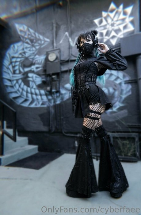 cyberfaee xxxスター 写真