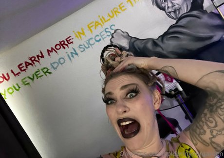 ニューハーフ巨乳OnlyFans セクシーヌード 画像