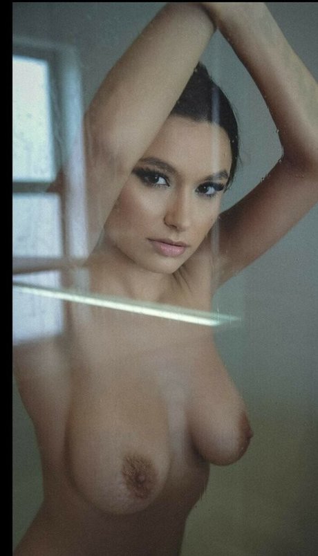 Anamariamiranda 裸のモデル 写真