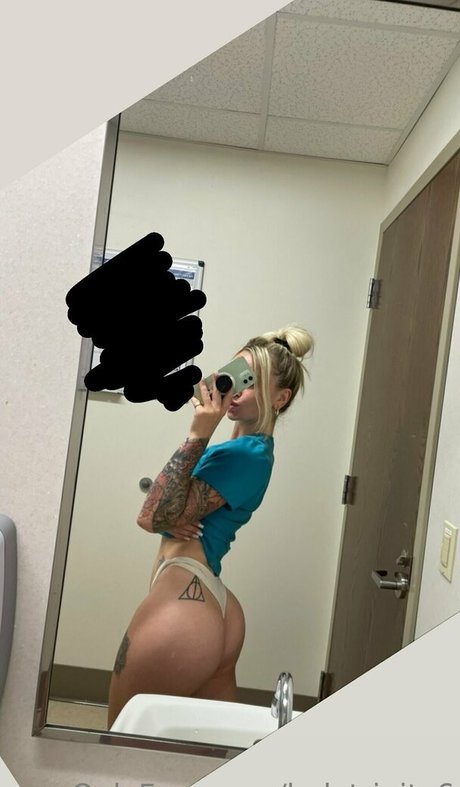 holytrinity6 スター ヌード 写真