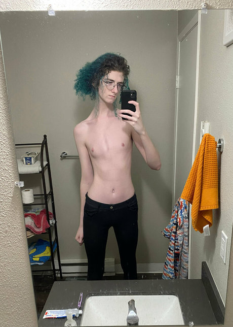 camryncorder 裸のスター 写真