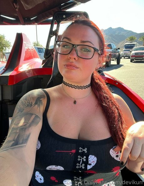 devikurr ヌード女優 ギャラリー