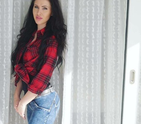 Gnu live かわいいポルノスター 写真