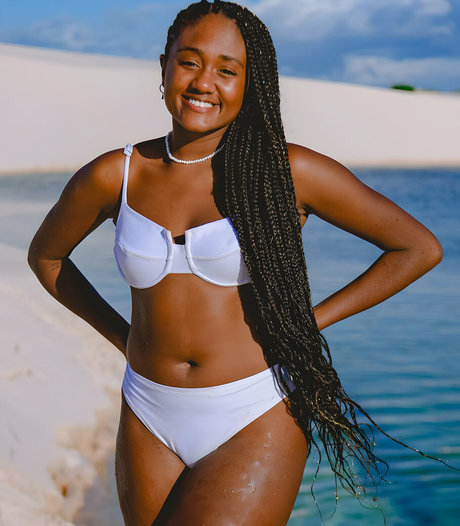 ブルネットの教師OnlyFans アダルト 画像