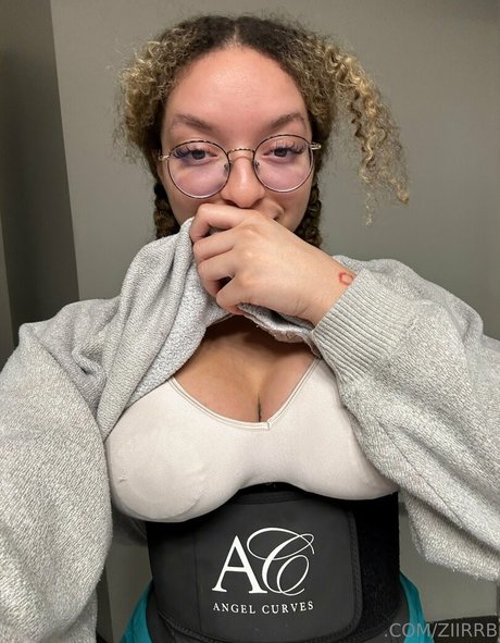 ziirrb トップポルノスター 写真