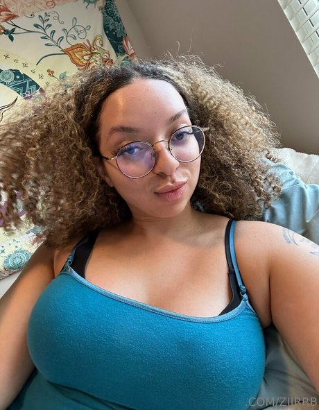 ziirrb セクシー女優 画像